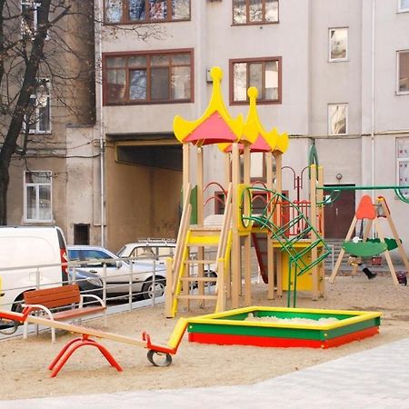 Нові Апартаменти 83 Ivano Frankivsk Bagian luar foto