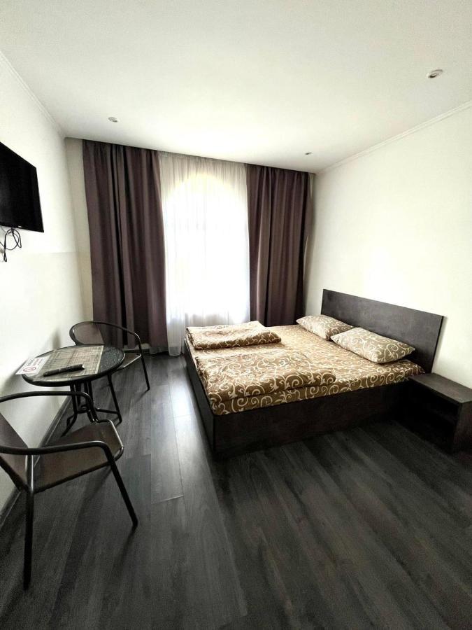 Нові Апартаменти 83 Ivano Frankivsk Bagian luar foto